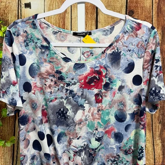 🚨(4/$10) Annabelle Twist Front Blouse Size L - Picture 2 of 4